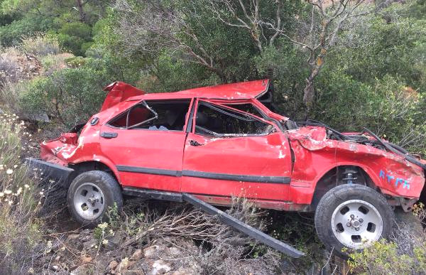300 Metrelik Uçuruma Yuvarlanan Otomobilden Sağ Çıktı
