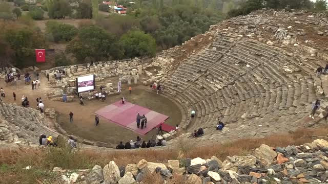 2 Bin 200 Yıllık Antik Tiyatro Koruma Altına Alınacak