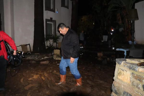 Gündoğan Mahallesi’nde Sel Baskını