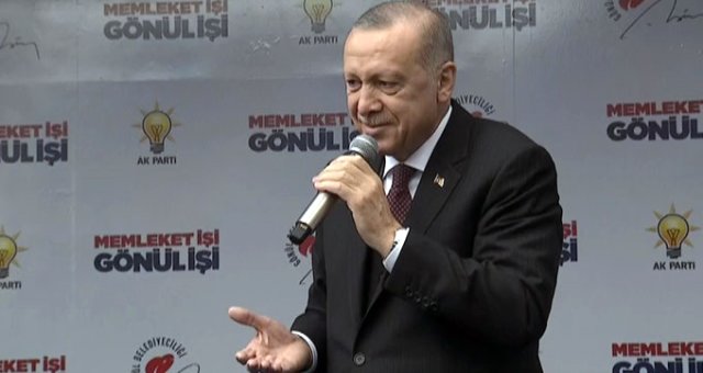 Erdoğan, Ağlayan Genç Kızı Görünce Dayanamadı: Beni de Ağlatacaksın