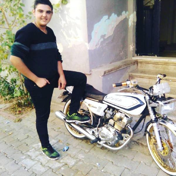 Tır’a Çarpan Kasksız Motosikletli Yaşamını Yitirdi