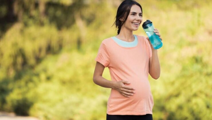 Hamilelikte bol su tüketimi büyük ehemmiyet taşıyor