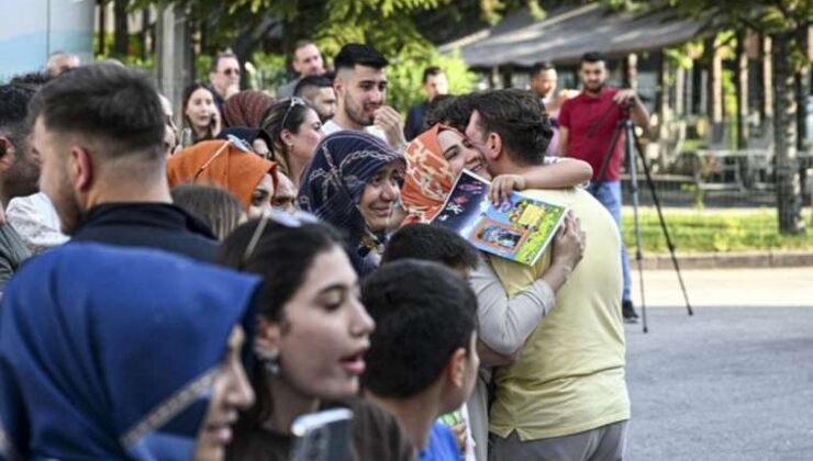 YKS sona erdi, dış dünya ile irtibatı kesilen ÖSYM vazifelileri 45 gün sonra ailelerine kavuştu