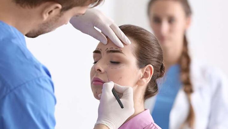 ‘Estetik ameliyatlar için hakikat yaş beklenmeli’