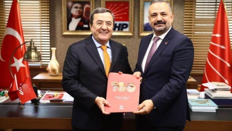 Abdül Batur İzmir için aday adaylığını duyurdu