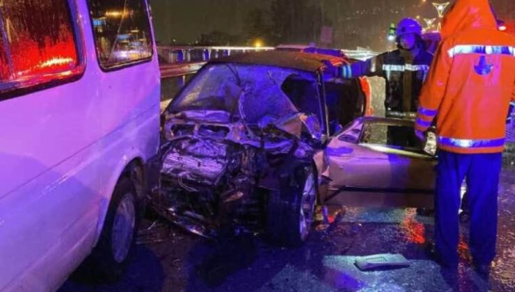 Kocaeli’nde feci kaza… 5 araç zincirleme trafik kazasına karıştı: 1 meyyit, 5 yaralı