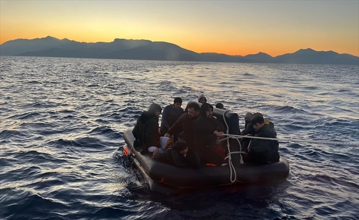 Marmaris ve Datça açıklarında 106 sistemsiz göçmen kurtarıldı