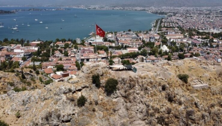 Fethiye Kalesi hafriyatında heykel başı bulundu