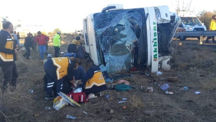 Aksaray’da yolcu otobüsü devrildi: Çok sayıda meyyit ve yaralı var!