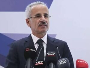 Bakan Uraloğlu ‘zorunlu hale geldi’ diyerek duyurdu: 16 yaş altına toplumsal medya yasağı mı geliyor?