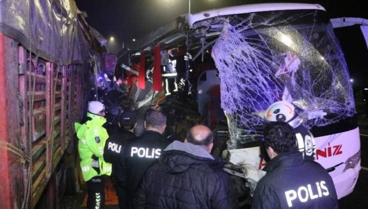 Denizli’de feci kaza: Meyyit ve yaralılar var!