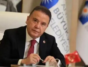 Muhittin Böcek tekrar hastaneye kaldırıldı