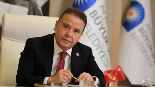 Muhittin Böcek tekrar hastaneye kaldırıldı