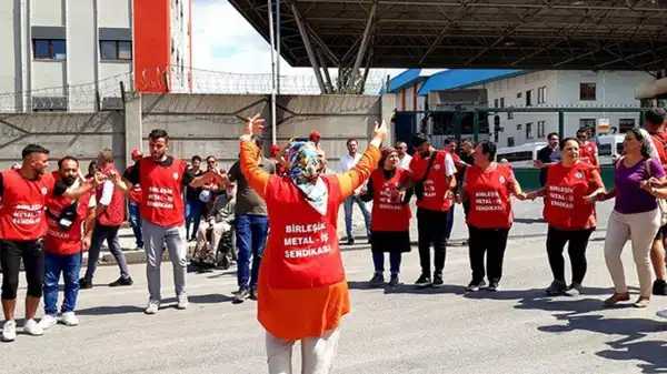 Smart Solar’da 114 günlük grev kazanımla sonuçlandı: Yüzde 50 artırım ve 44 personel işe iade edildi