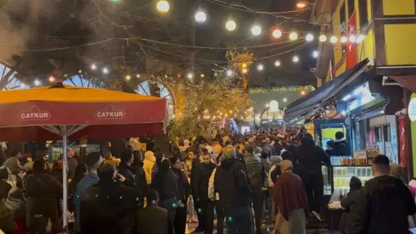 Bursa’da sahur kuyruğu kilometreyi aştı: Tahanlı pide ve simit için izdiham