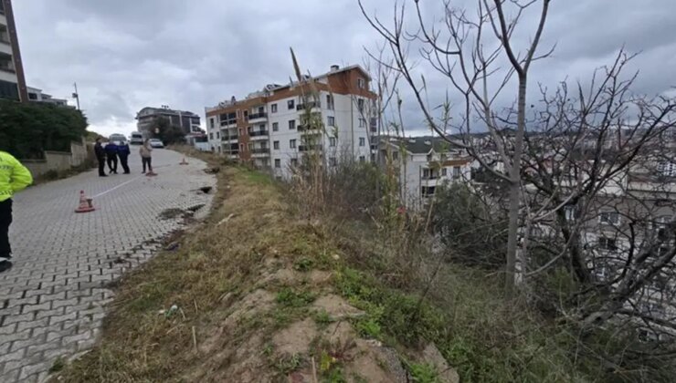 Bursa’da şiddetli sağanak sonrası yol çöktü: Bölge yaya ve araç trafiğine kapatıldı
