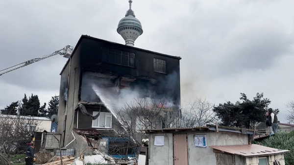 Büyükçekmece’de yangın: Duvar patlamayla çöktü, 6 kişi kurtarıldı!