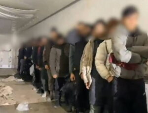 İran hududundan Türkiye’ye giren kaçak göçmenler yakalandı