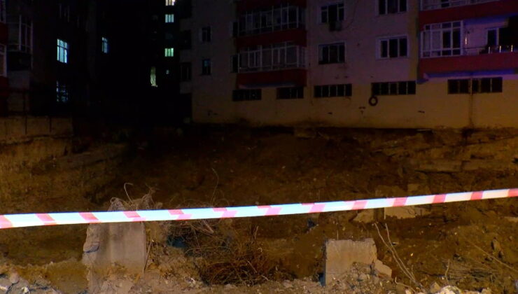 İstanbul’da temel hafriyatı toprak kaymasına yol açtı: 17 dairelik bina tahliye edildi, mühürlendi!