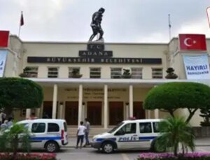 MHP’li lider, CHP’li Karalar’ın 1 milyar liralık hizmetini sahiplenmeye çalışıyor: MHP’li lider süreçte yer almadan şantiyeye indi