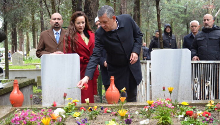 Özgür Özel, Manisa’da bayram namazının akabinde kabristanları ziyaret etti