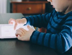 2026 toplumsal medyaya yaş sonu geldi mi? 15 yaş altı toplumsal medya yasağı hangi hususları içeriyor?