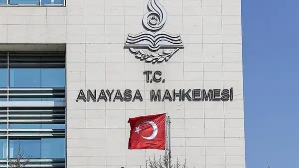 AYM’den tartışmalı düzenlemeye onay… Cinsiyet değişikliği müracaatına ret