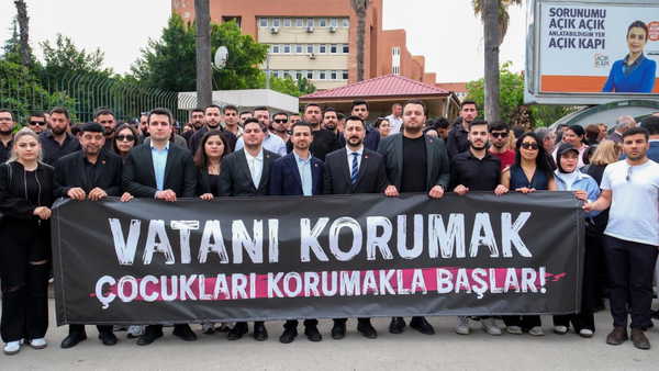 CHP Gençlik Kolları’ndan 23 Nisan yürüyüşü: Okul hücumlarına karşı seslendiler