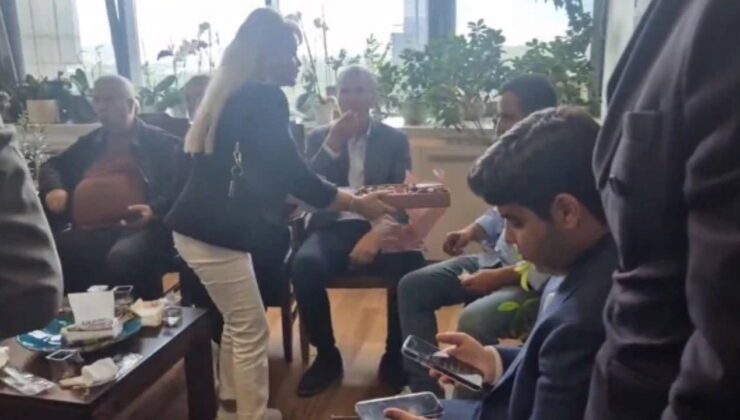 CHP Genel Merkezi’nde polis müdahalesinin ardından… Kılıçdaroğlu takımı durumu çikolata yiyerek kutladı!
