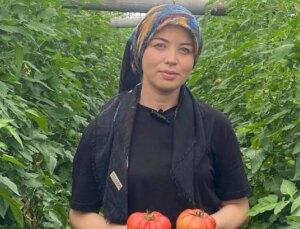 Genç çiftçi birinci hasadını yaptı: 500 kilo mahsul topladı