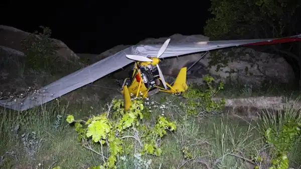 Kapadokya’da ‘microlight’ mecburî iniş yaptı: Pilot ve yolcu yaralandı