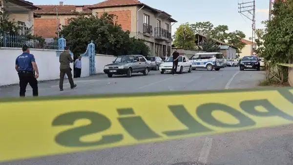 Şoförlerin trafikte silahlı ve bıçaklı hengamesi: 2 kişi yaralandı