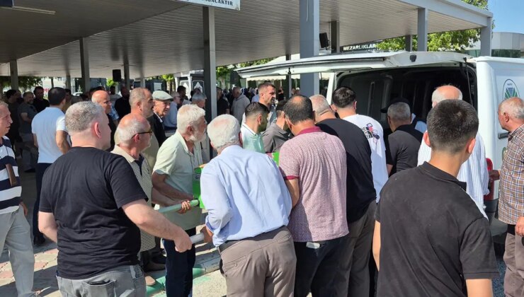 Eşini ve kızını katletti, ‘depresyondayım’ dedi: Anne-kız defnedildi