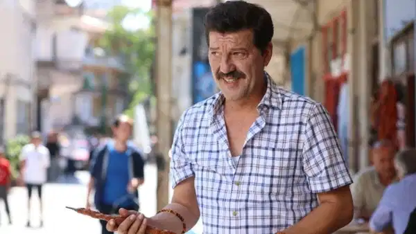 İlker Aksum kimdir? Altı Üstü İstanbul dizisinin Bayram’ı İlker Aksum kaç yaşında, nereli?
