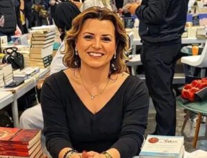 Müellif Ayten Öztürk, yeğeni tarafından bıçakla katledildi