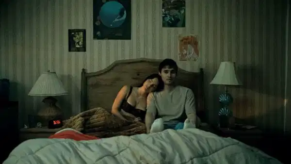 ‘Obsession’ filmi sosyal medyada tartışma yarattı: Sevgi ne vakit saplantıya dönüşüyor?
