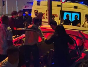 Ümraniye’de gece yarısı korkunç kaza… Kamyon, araba ile çarpıştı: Yaralılar var!