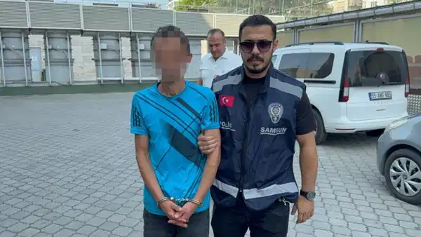 Kumsalda güneşlenen bayana cinsel taciz savı: Gözaltına alındı